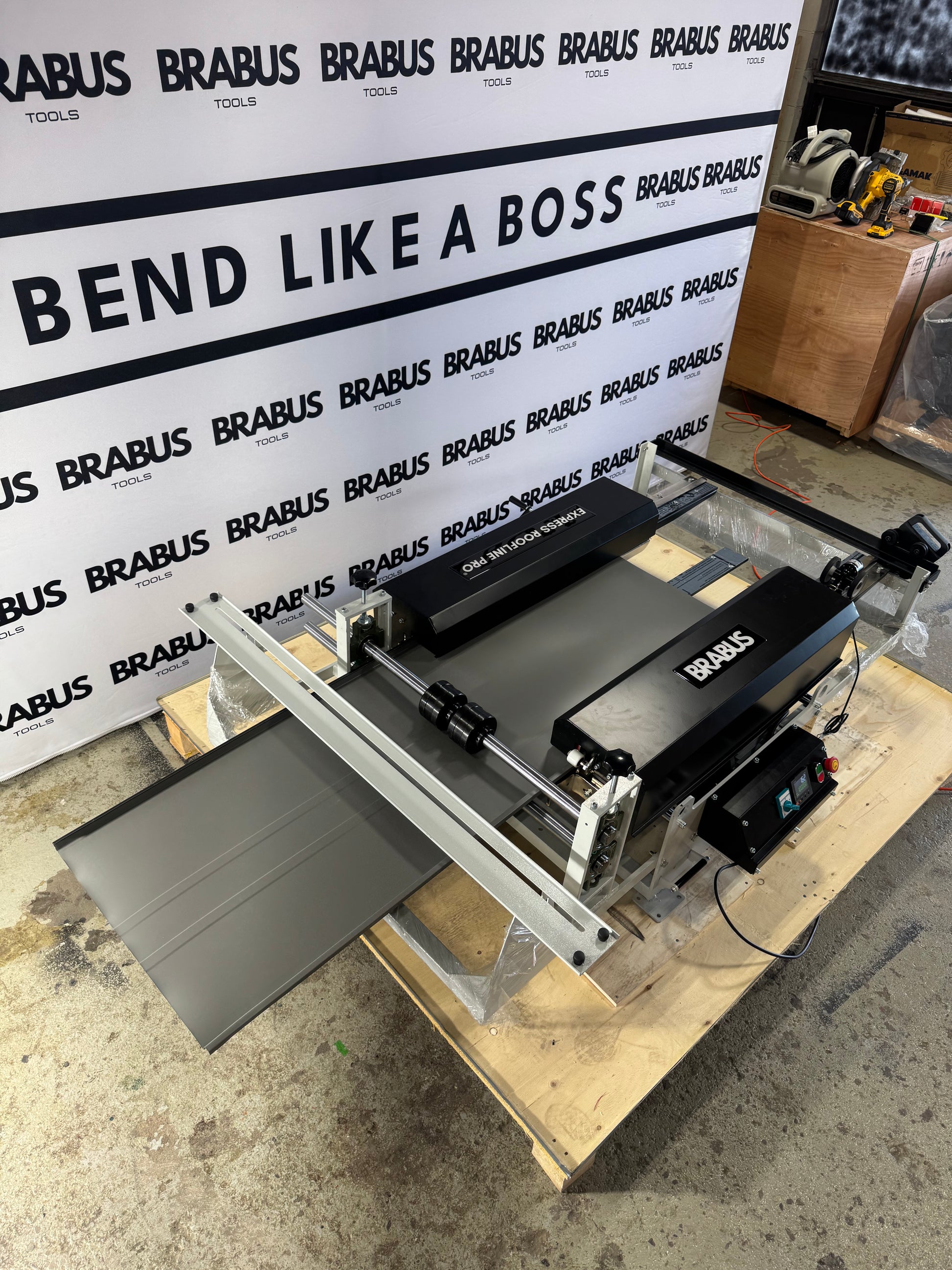 Brabus Seam-Jet™ | Portable Standing Seam Machine (Only machine) - Brabus Tools Inc