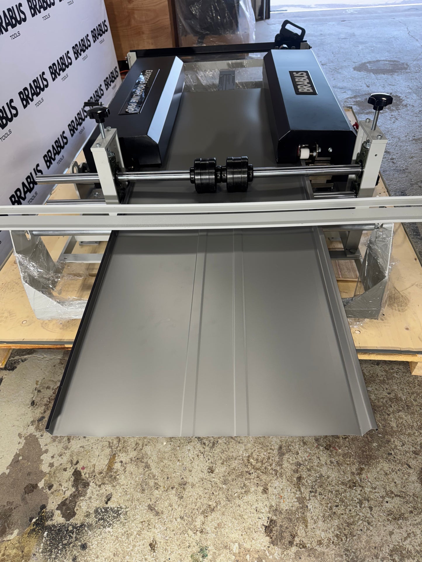 Brabus Seam-Jet™ | Portable Standing Seam Machine (Only machine) - Brabus Tools Inc