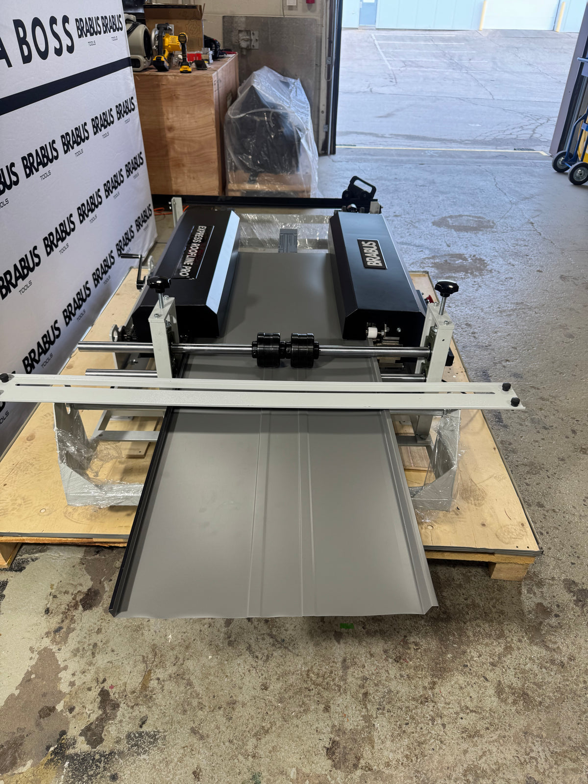 Brabus Seam-Jet™ | Portable Standing Seam Machine (Only machine) - Brabus Tools Inc