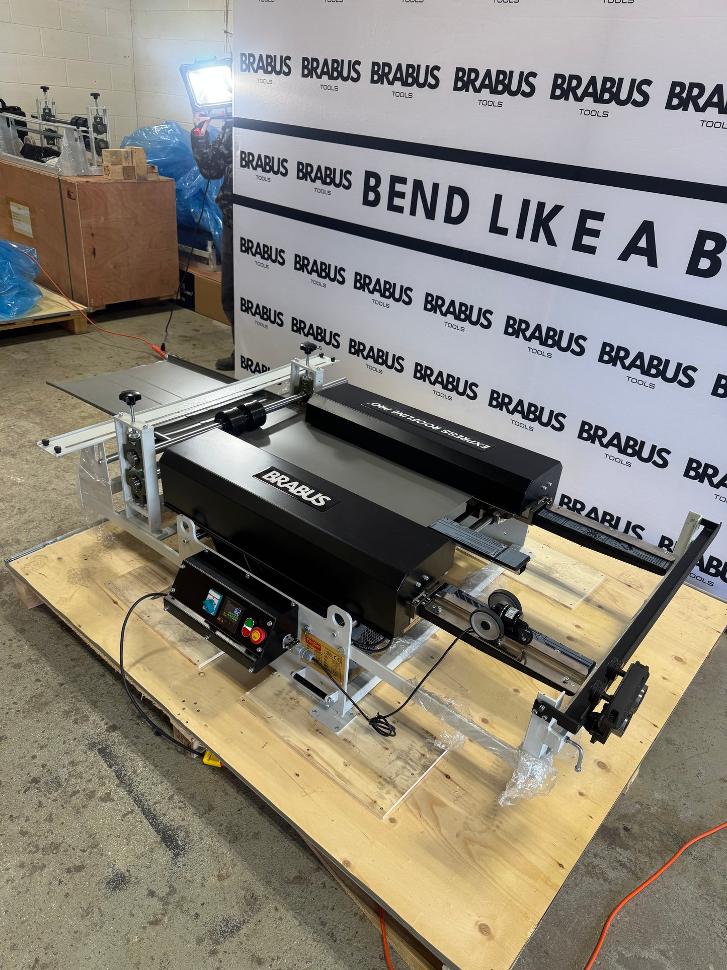 Brabus Seam-Jet™ | Portable Standing Seam Machine (Only machine) - Brabus Tools Inc